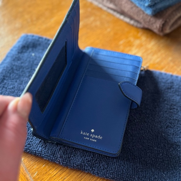 Kate Spade Schuyler Wave Stripe Medium Compact Bifold Wallet - Picture 3 of 5